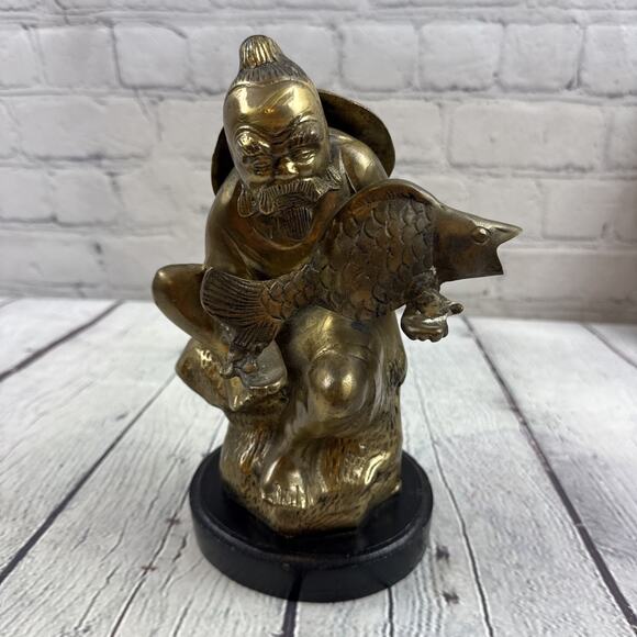 Vintage Brass Statue Chinese Man with Koi Fish 9" tall - 3 Lbs 13 oz - Picture 1 of 8